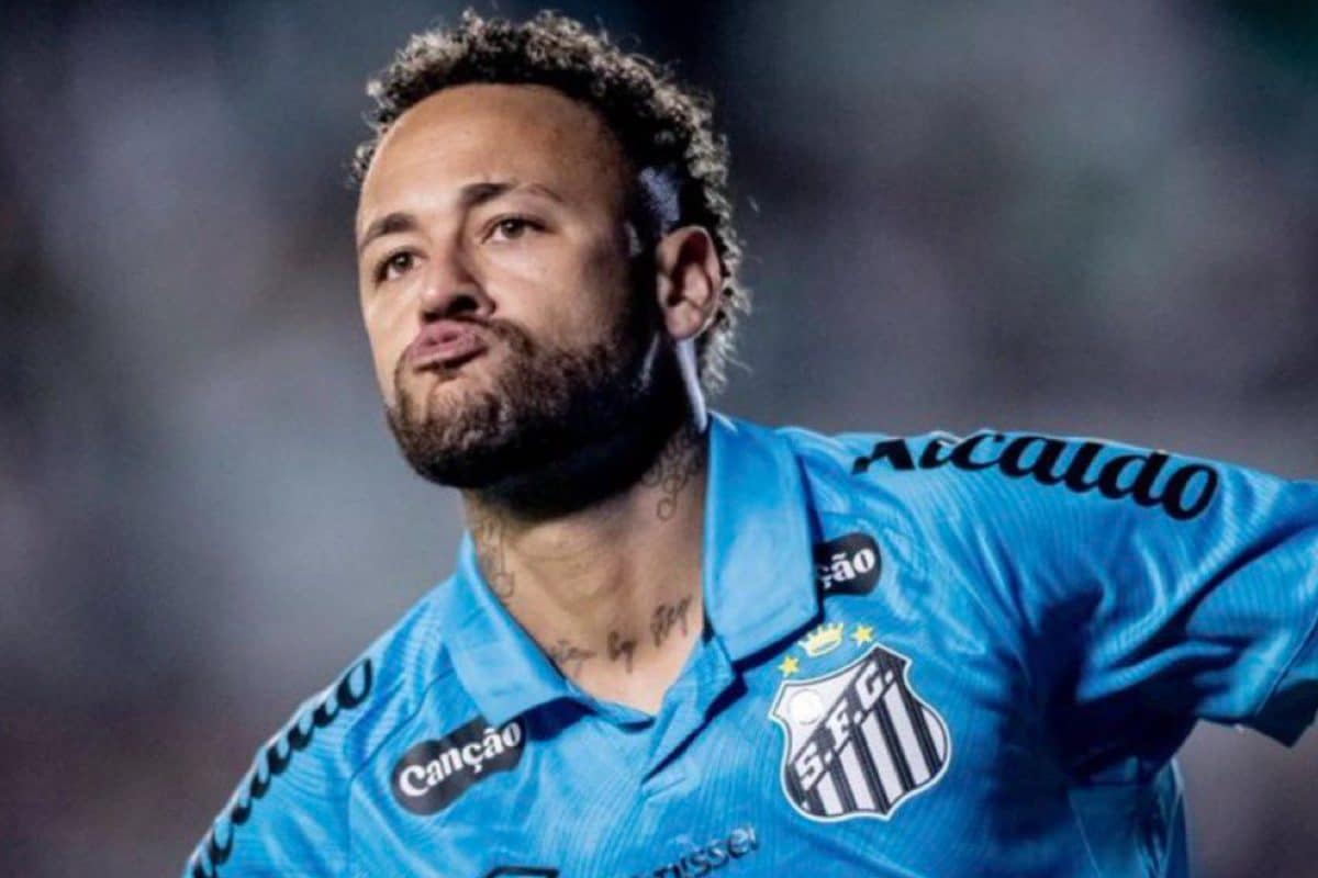 Neymar, A Hat-Trick Hero! Lifts Santos Out Of Relegation Danger Despite Injury | WATCH