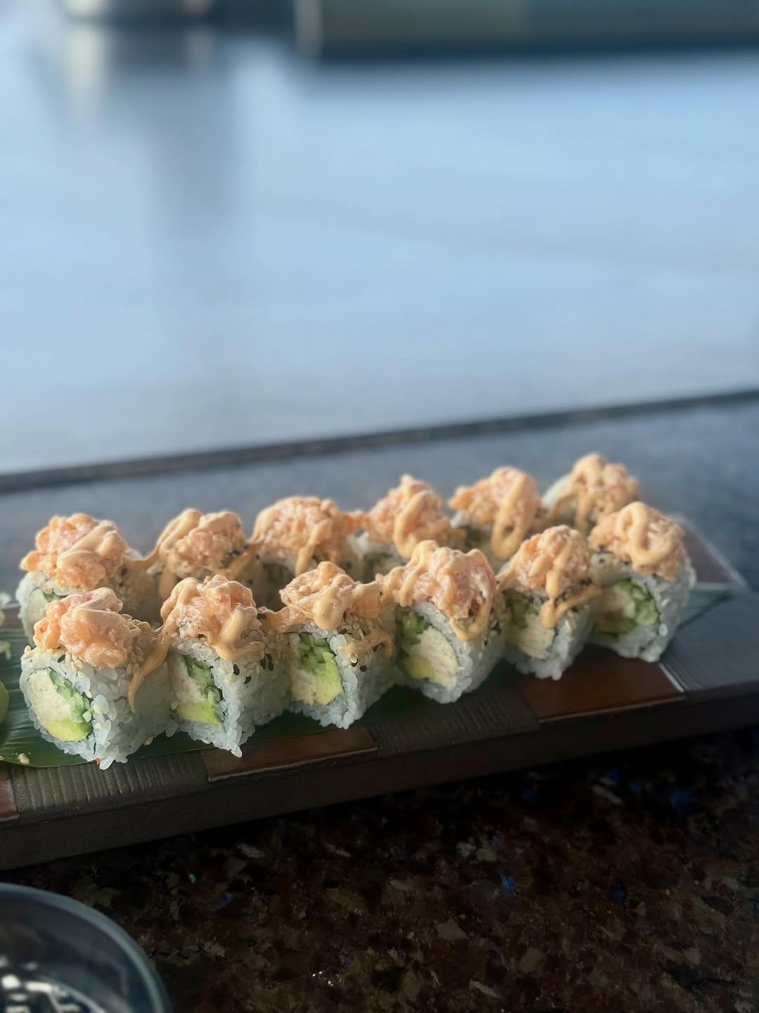 अभिनेत्री ने अपनी छुट्टी के दौरान कुछ स्वादिष्ट सुशी का स्वाद चखा। अभिनेत्री ने अपनी छुट्टी के दौरान कुछ स्वादिष्ट सुशी का स्वाद चखा।