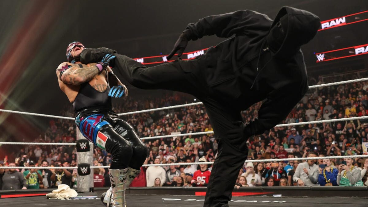 Rey Mysterio Attacked By Masked Man During Fight With Logan Paul: WWE Raw Dec 8, 2025 Highlights
