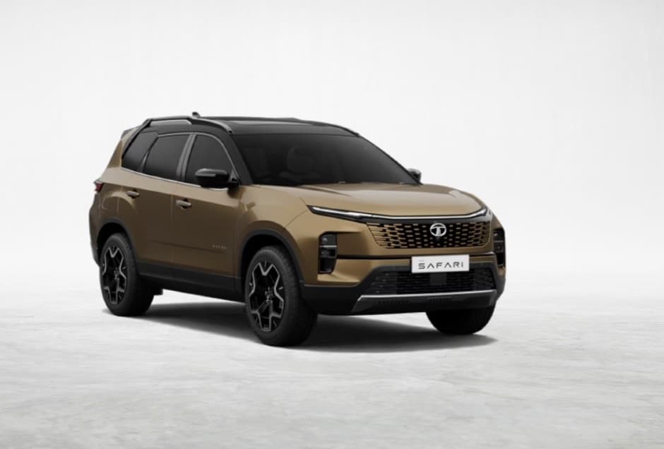 Inspecting the Vehicles: Before bidding, participants are allowed to inspect the cars. This step is crucial; buyers check mileage, condition, service history, and paperwork. Since vehicles are sold “as is,” careful inspection helps avoid surprises later. Inspecting the Vehicles: Before bidding, participants are allowed to inspect the cars. This step is crucial; buyers check mileage, condition, service history, and paperwork. Since vehicles are sold “as is,” careful inspection helps avoid surprises later.