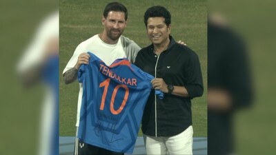 Sachin Tendulkar Gifts His 2011 WC Jersey To Lionel Messi
