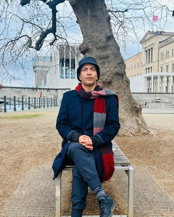 He recalled always having money in his pocket while Deepak rarely did, but that did not stop him from dreaming big.