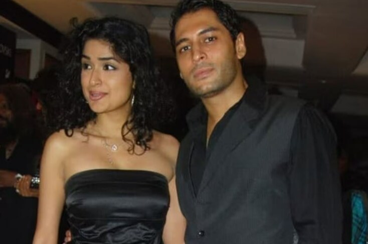 Anjala's personal life saw her falling in love with actor-model Tarun Arora, known for his role as Anshuman in Jab We Met. The couple married after dating for a while and decided against having children.