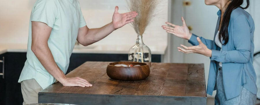 Overcome with grief, the two blamed each other for negligence and even began a heated argument at the hospital before the relative managed to calm them down. Overcome with grief, the two blamed each other for negligence and even began a heated argument at the hospital before the relative managed to calm them down.