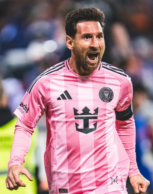 But then there was something else that had caught everyone’s attention. The aircraft that brought him here became a talking point of its own.