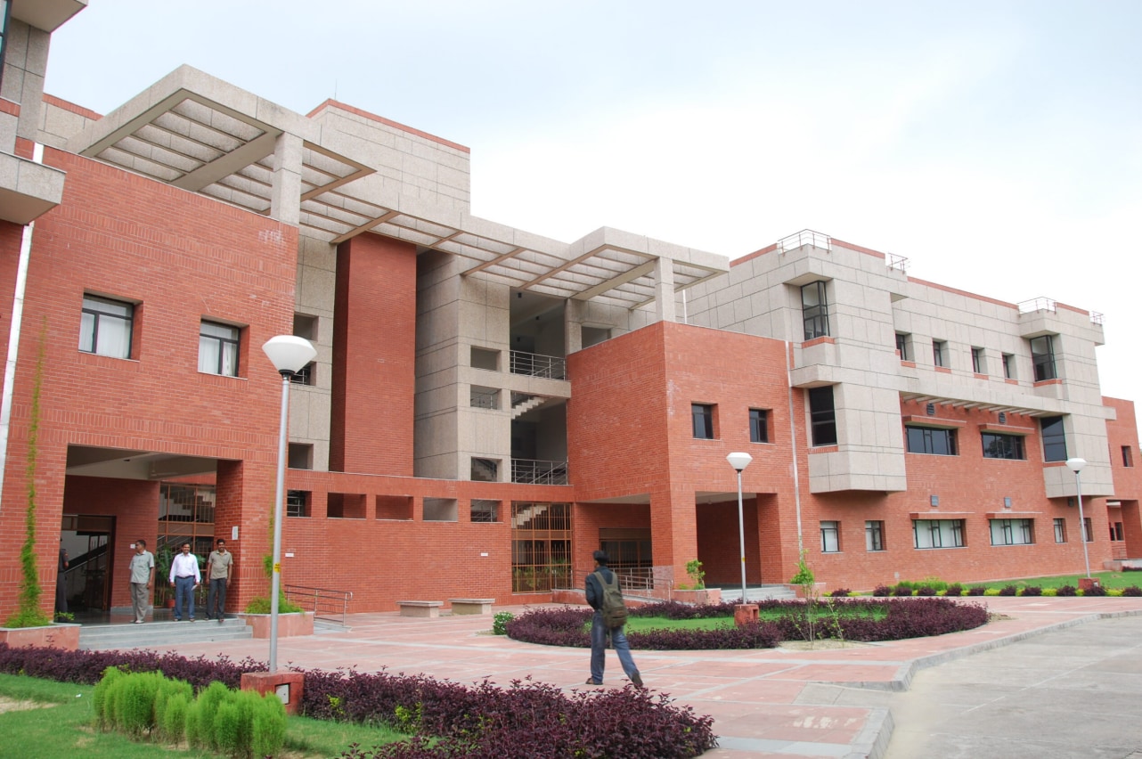 IIT Kanpur: ₹21.7 lakh per annumOne of India's most prestigious IITs, IIT Kanpur continues to attract top recruiters from technology, consulting, and finance sectors. IIT Kanpur: ₹21.7 lakh per annumOne of India's most prestigious IITs, IIT Kanpur continues to attract top recruiters from technology, consulting, and finance sectors.