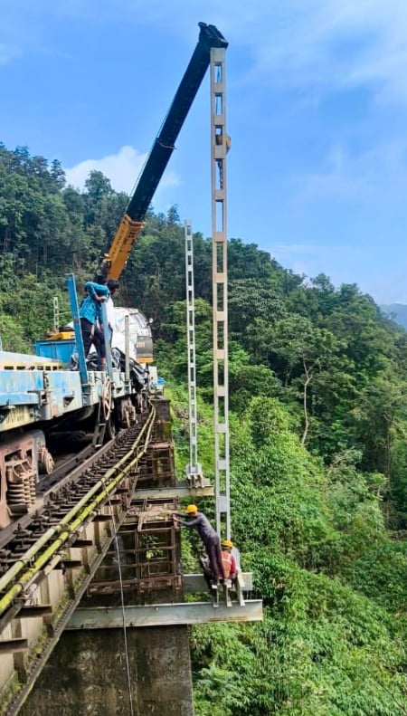 The initiative marks a major boost for railway infrastructure as the stretch is seen as one of the most difficult terrains in the Indian Railway Network. As per The Hindu, a successful trial run of an electric locomotive also took place on December 28, marking the end of a complex engineering effort by the Indian Railways. The initiative marks a major boost for railway infrastructure as the stretch is seen as one of the most difficult terrains in the Indian Railway Network. As per The Hindu, a successful trial run of an electric locomotive also took place on December 28, marking the end of a complex engineering effort by the Indian Railways.