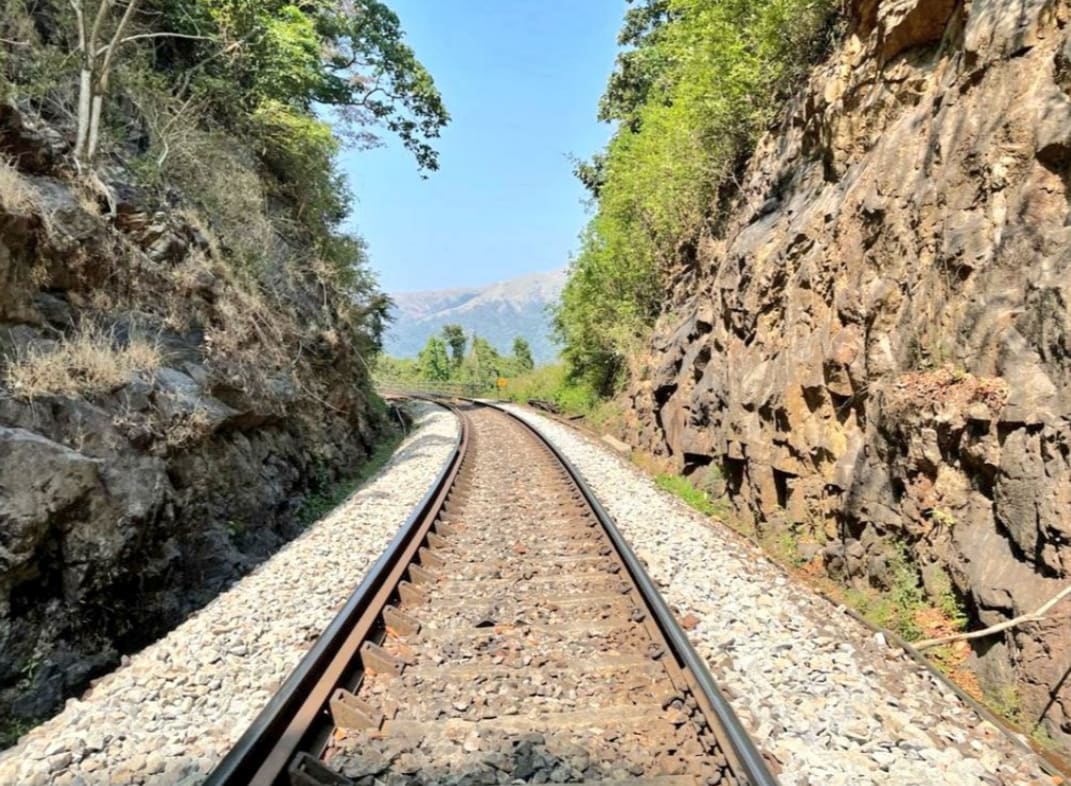 The National Institute of Rock Mechanics and Bangalore University conducted detailed geological surveys of both unlined and lined tunnel portions. Pull-out tests were carried out at every bracket location, keeping in mind the long-term safety and structural stability of the construction work. This was done to verify the proper anchoring and grouting of bolts. The National Institute of Rock Mechanics and Bangalore University conducted detailed geological surveys of both unlined and lined tunnel portions. Pull-out tests were carried out at every bracket location, keeping in mind the long-term safety and structural stability of the construction work. This was done to verify the proper anchoring and grouting of bolts.
