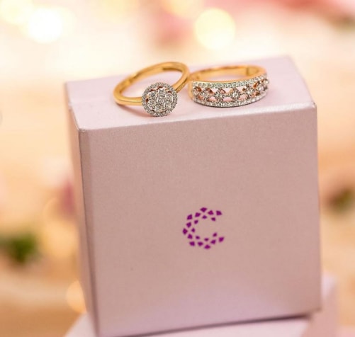 The brilliant mind behind Caratlane’s success, Siddhartha Sacheti, has been part of the brand’s parent company, Jaipur Gems, for decades. He has a net worth of over Rs 2,500 crore, as per indianjeweller.in. Sacheti originally hails from Begusarai. He was ranked 966th on the M3M Hurun India Rich List 2025. The brilliant mind behind Caratlane’s success, Siddhartha Sacheti, has been part of the brand’s parent company, Jaipur Gems, for decades. He has a net worth of over Rs 2,500 crore, as per indianjeweller.in. Sacheti originally hails from Begusarai. He was ranked 966th on the M3M Hurun India Rich List 2025.