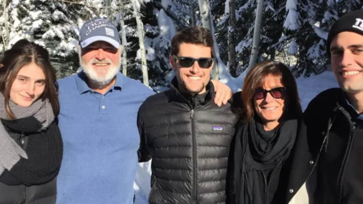 Hollywood Star Rob Reiner, Wife Michele Found With Throats Slit, Daughter Blames Family Member: Report