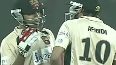 Shahid Afridi and Rohit Sharma playing together for Deccan Chargers in the IPL (X)