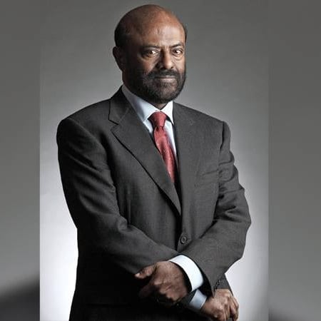 Shiv Nadar – US$ 33,2 bilhões (tecnologia): Shiv Nadar, fundador da HCL Technologies, é pioneiro na indústria de TI da Índia. Sua empresa está entre os principais provedores globais de serviços de TI. Além dos negócios, Nadar é conhecido por seu trabalho filantrópico na educação por meio da Fundação Shiv Nadar.