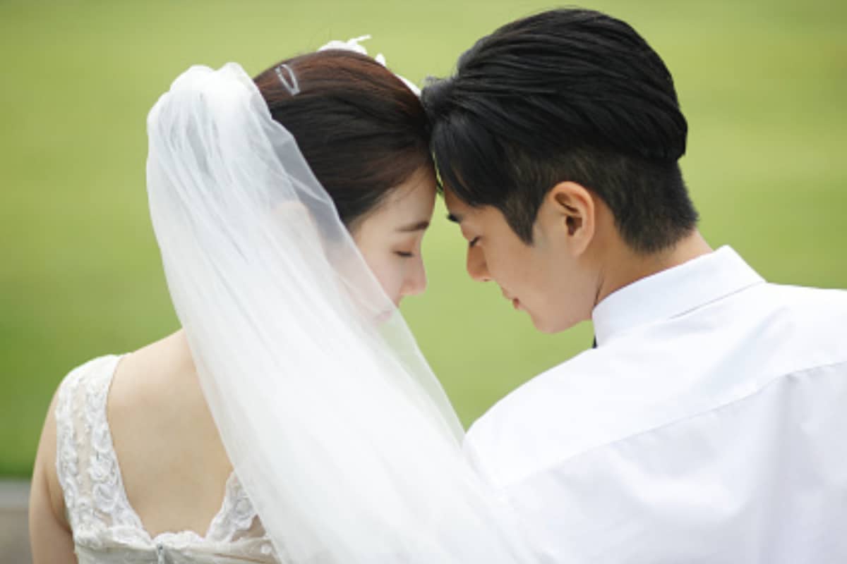 'Walk And Talk' Is A Simple Hack Shared By A Divorce Lawyer To Make A Marriage Work