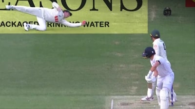 Steve Smith takes stunning catch. (Picture Credit: Screengrab)