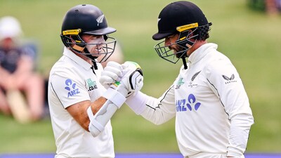 New Zealand's Tom Latham and Devon Conway put on a 323-run opening partnership (X)
