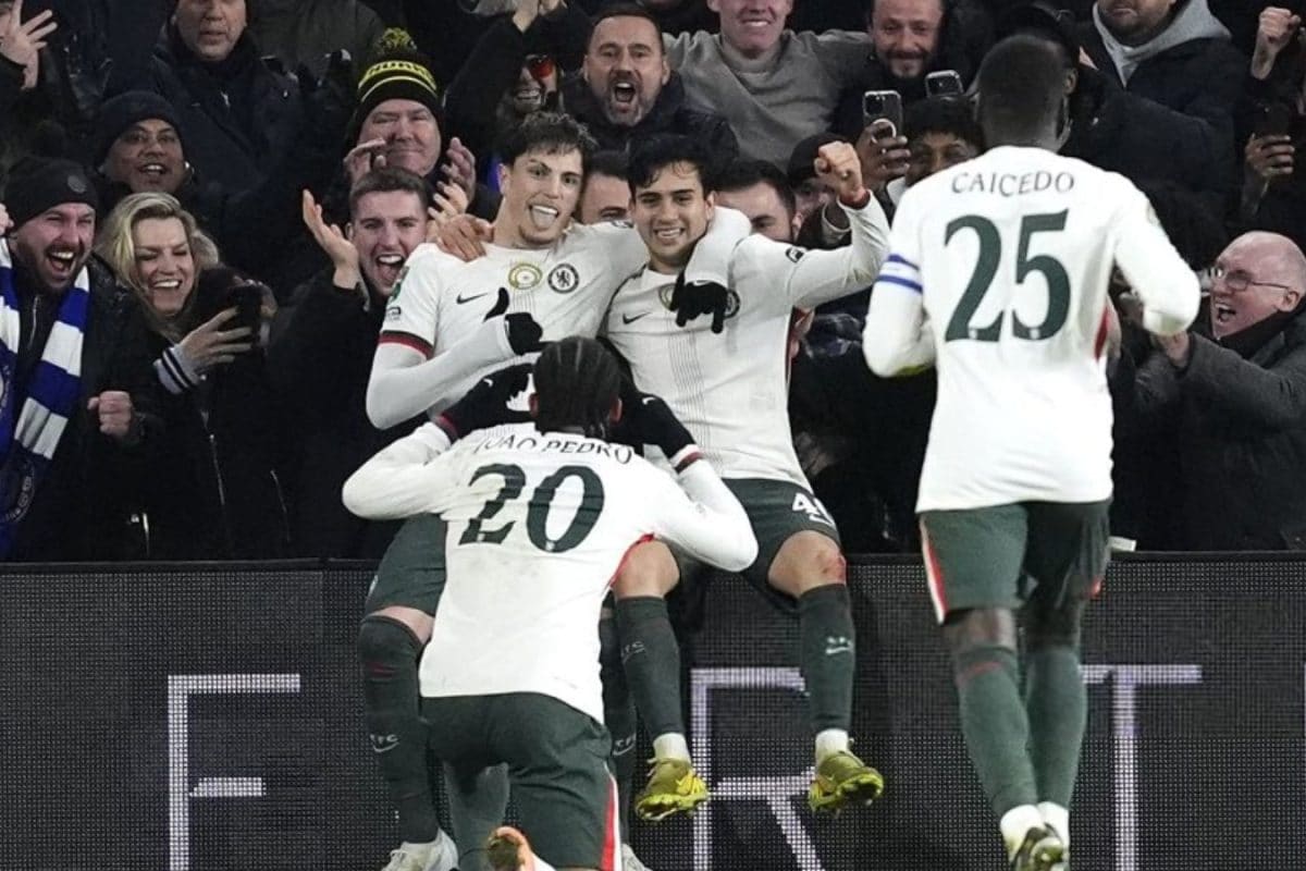 Say 'Semis'! Joao Pedro 'Snaps Picture' Of Alejandro Garnacho, Facundo Buonanotte During EFL Win Over Cardiff
