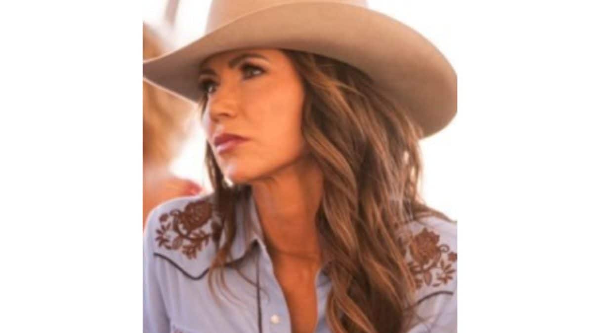 Trump Admin Official Calls For Travel Ban On Nations 'Flooding' US With 'Killers, Leeches, Junkies'