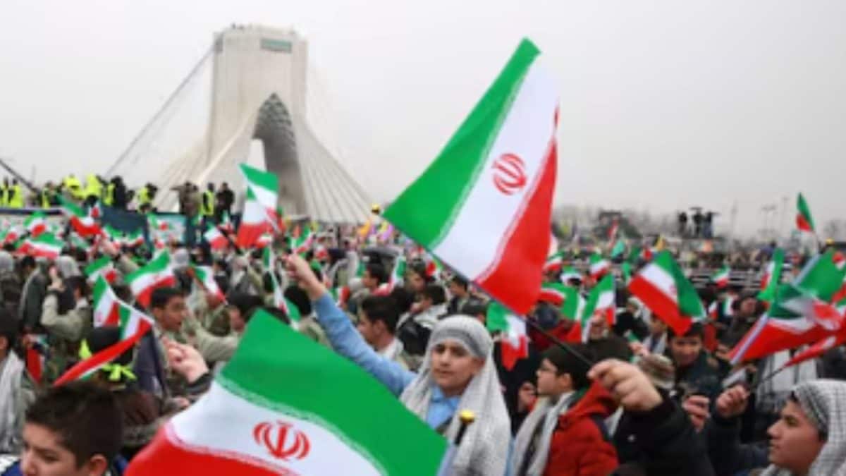 Two Iranian Marathon Organisers Held For Allowing Participation Of Women Not Wearing Hijab