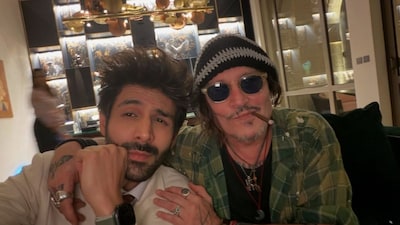 Kartik and Johnny were all smiles as they posed for the camera. (Photo Credit: Instagram)