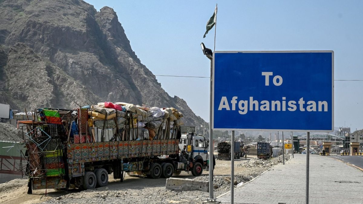 Pakistan Govt Shuts Down 3 Afghan Refugee Camps in Khyber Pakhtunkhwa, Cuts Off Essential Services