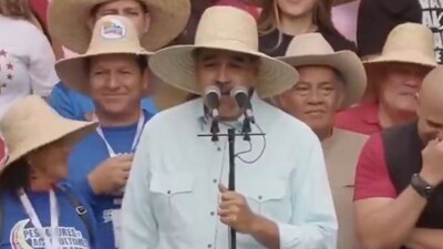 Maduro responds to Trump seizing his oil by singing "Don't worry, be happy". (X/@EndWokeness)