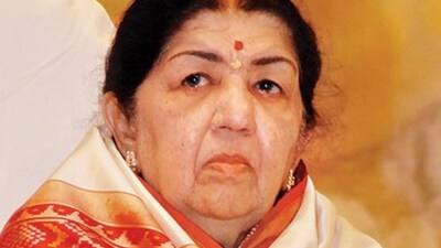 Madhubala’s flawless dance moves made the song unforgettable. (Photo Credit: X)