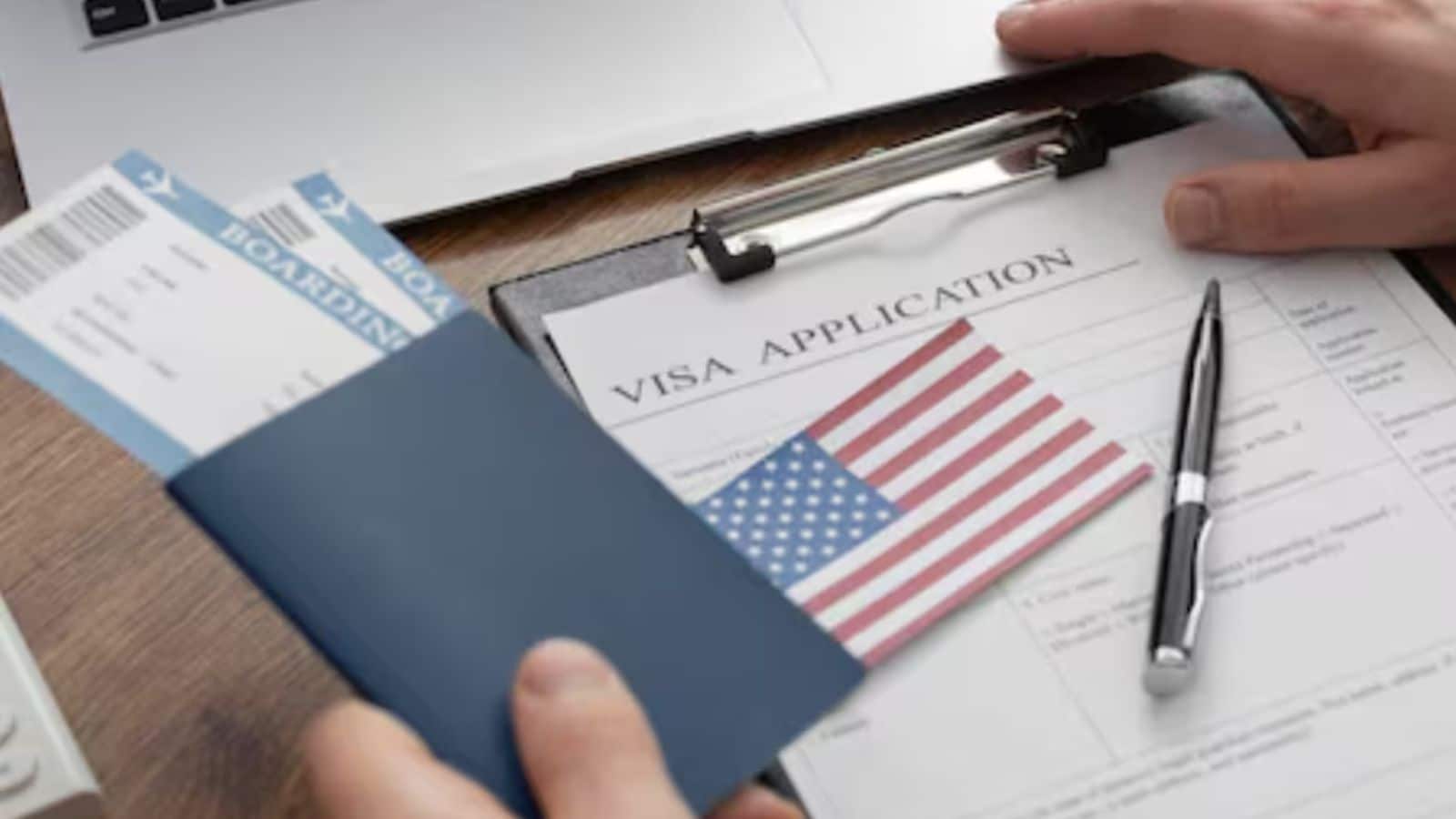 Indian H-1B Workers Stranded After Visa Interviews Delayed, Sparking Panic  Over Job Losses | World News - News18
