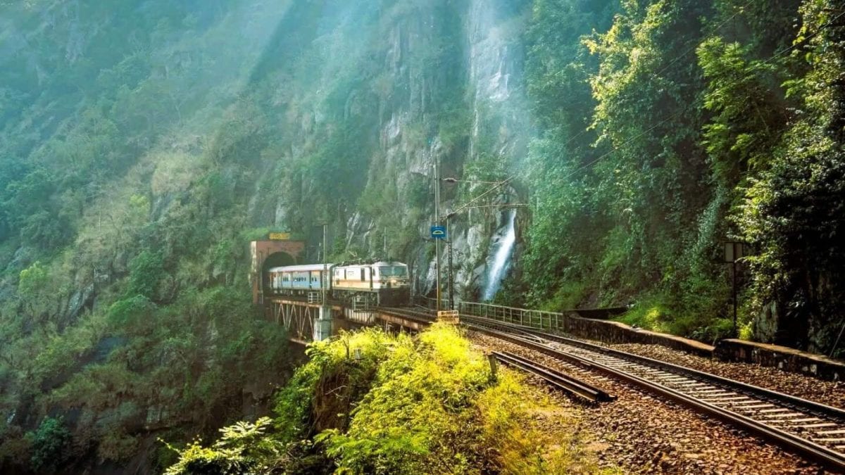 Want Europe-Like Train Experience? These 5 Rail Routes In India Offer Heavenly Views!
