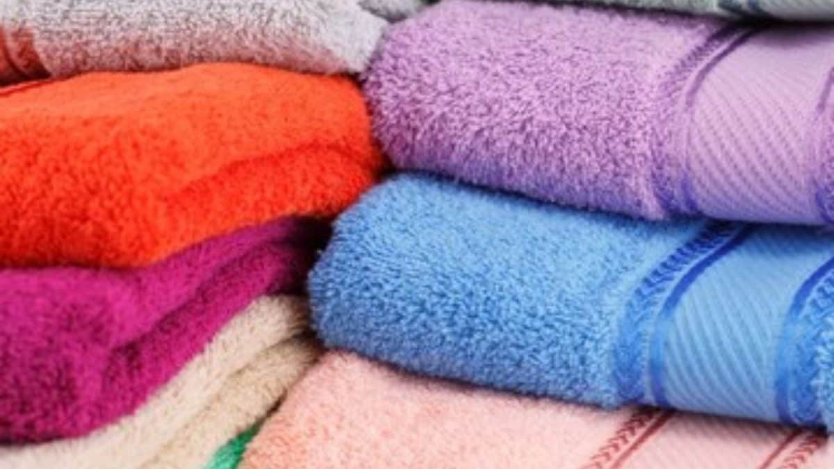 Why Most Bath Towels Have Those Distinctive Border Lines, The Reason Will Surprise You