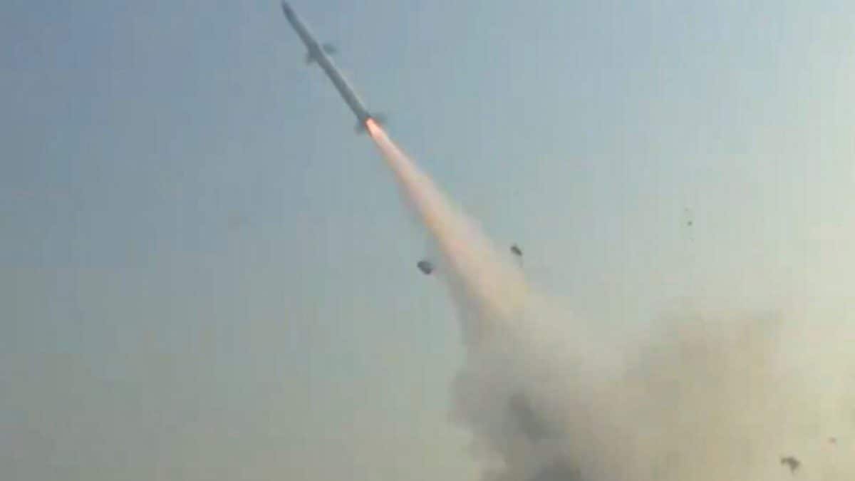 Akash Next-Gen: India’s Air Shield That Can Destroy Pakistan’s Shaheen Missiles In Minutes | India News Akash Next-Gen: India’s Air Shield That Can Destroy Pakistan’s Shaheen Missiles In Minutes | India News