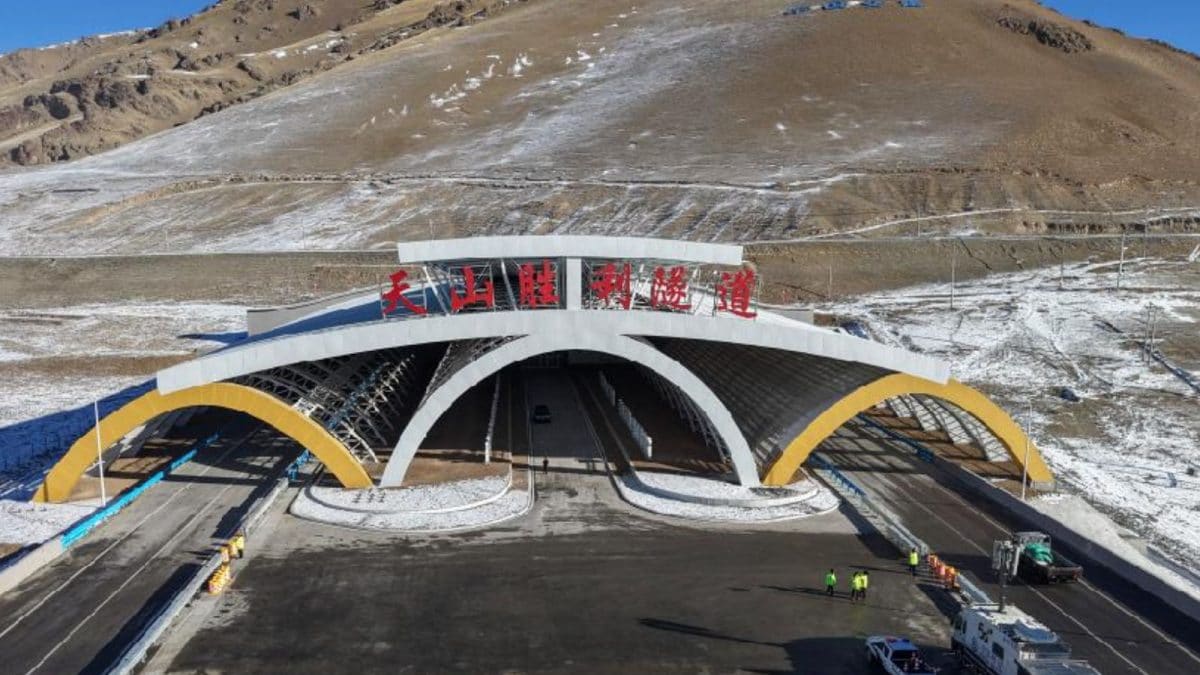 World's Longest Expressway Tunnel Opens in China