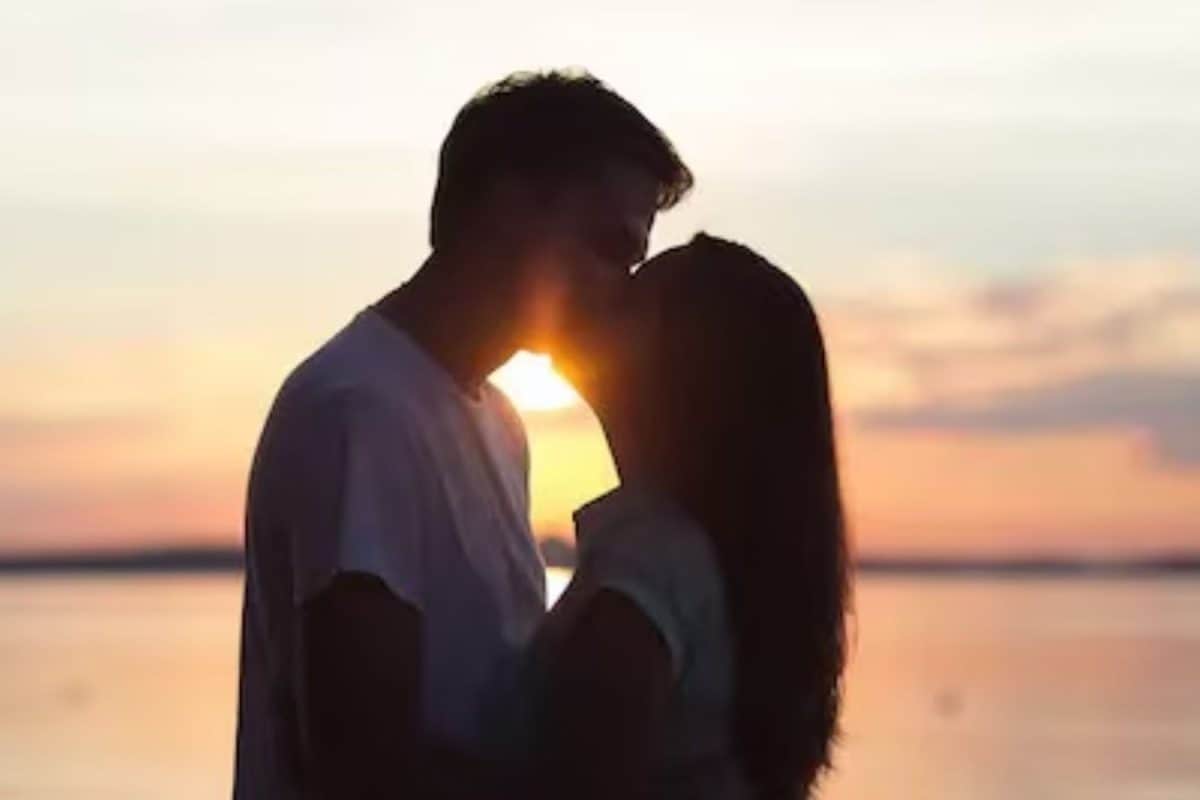 Kissing Partner At Midnight Seals Love For Next 12 Months — How? This & Other New Year’s Beliefs Explained