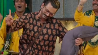 Sunil Grover mimics Aamir Khan on The Great Indian Kapil Show.(Photo Credit : Instagram)