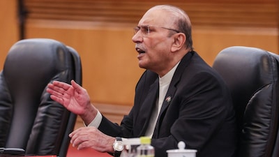 Pakistani President Asif Ali Zardari issued a series of provocative statements with military warnings directed at India, but also called for a return to the negotiating table over the Kashmir issue. (Image: AFP/File)