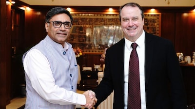 Foreign secretary Vikram Misri met US deputy trade representative Rick Switzer in New Delhi on December 10, 2025. (Image: @MEAIndia/X) 