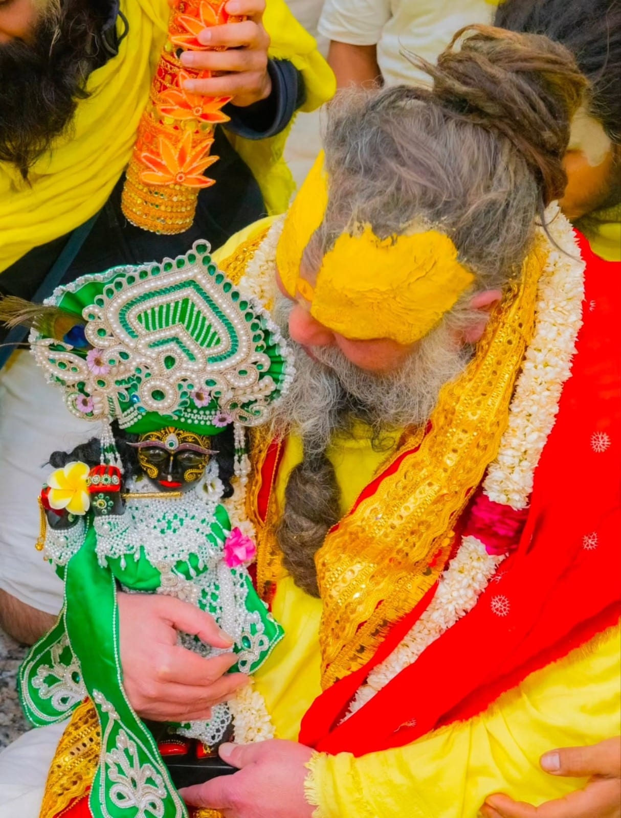 He also advised dedicating achievements to God for the happiness of the nation, indicating that true success lies in inner peace from God and not fame, wealth or appreciation.