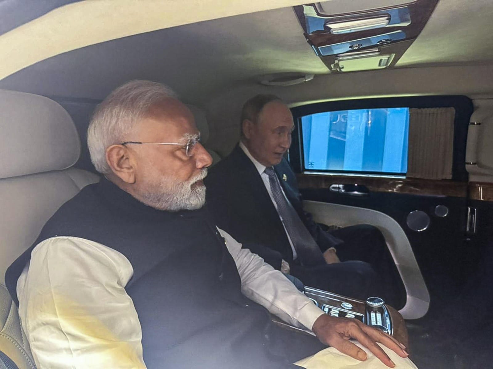 Ethiopian PM Drove PM Modi In Rs 10 Crore Armoured Range Rover Velar ...