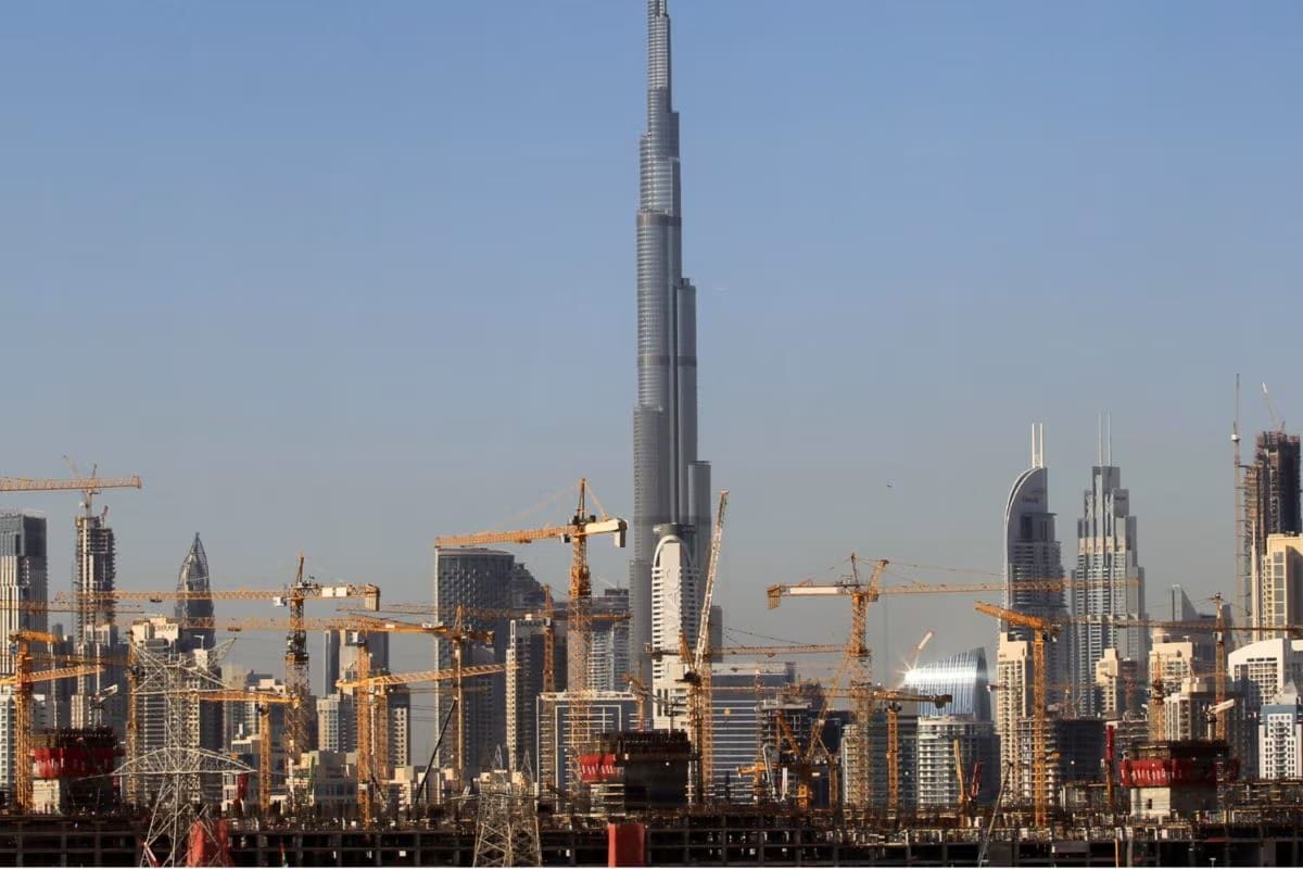 Some think Dubai is a country, others believe Abu Dhabi and Dubai are same. This confusion is very common, especially when they learn about the region through social media, or movies.