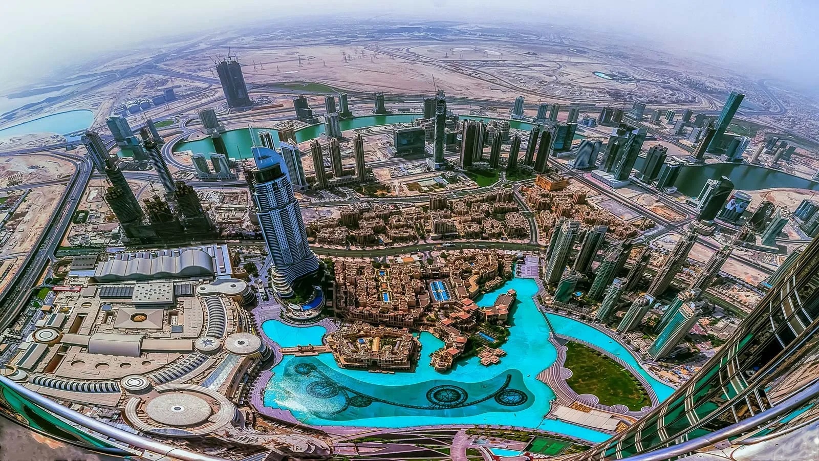 The United Arab Emirates, commonly called the UAE, is a country in the Middle East on the eastern side of the Arabian Peninsula. Covering an area of around 83,000 square kilometers, this country formed in 1971 is similar in size to countries like Portugal or Austria.