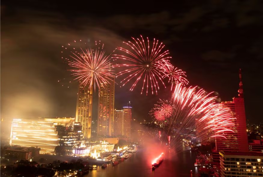 Falta menos de um dia para 2026 e quem não fica animado com um novo ano? Para muitos, sinaliza novos começos. Mas ao lado das celebrações, há outra tradição que ganha força todo mês de dezembro: as profecias.