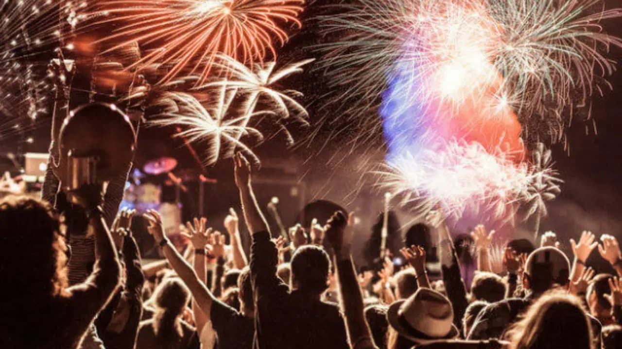 When it comes to January 1 itself, most Southeast Asian countries use Western naming conventions, often with a local twist. In the Philippines, New Year is called Bagong Tun Eve while January 1 is Araw ng Bagong Tan Day. Malaysia refers to the New Year's Eve when you will be able to have it at once.