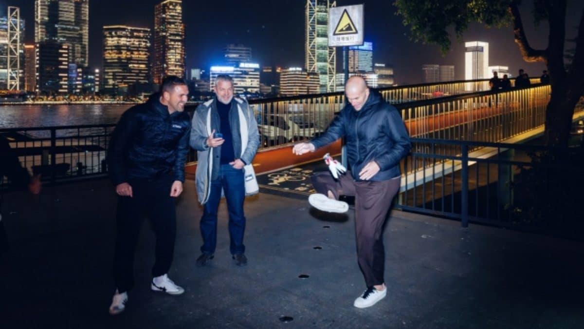Zinedine Zidane's Still Got It! France Football Icon Shows Off Silky Moves Against Locals In China | WATCH