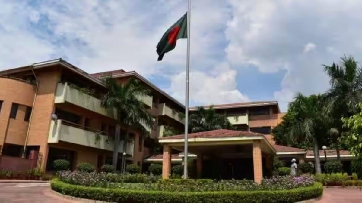 Bangladesh High Commission In Delhi Temporarily Suspends Visa Services Amid Tense Ties