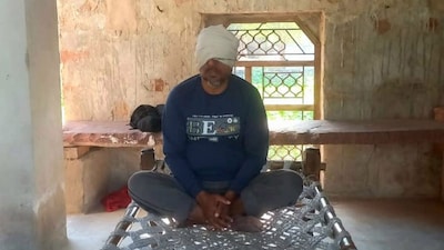 Vijay Singh Meena lost his eyes when a sudden explosion buried them under heavy debris in the Aravallis. (News18)