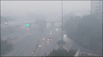 Delhi was covered in smog again on Saturday morning. Visuals from AIIMS. (ANI)