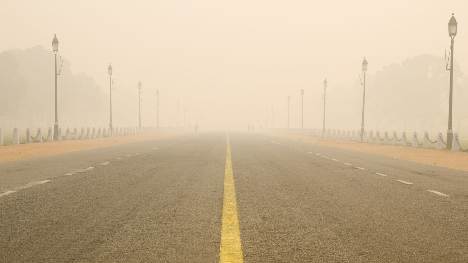 Driving Through Delhi’s Fog? Dos And Don’ts For Safe Travel