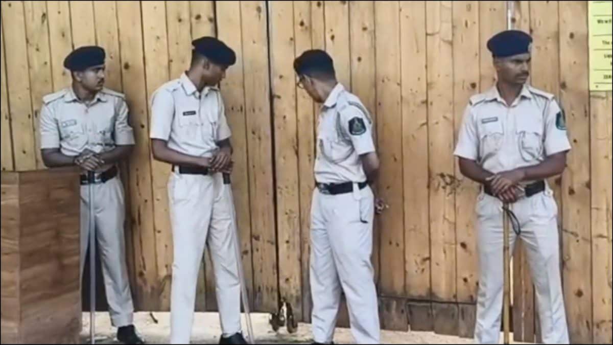 Goa Cops Ordered To Do Squats For Stopping IAS Officer's Car At Santa Cruz Checkpoint