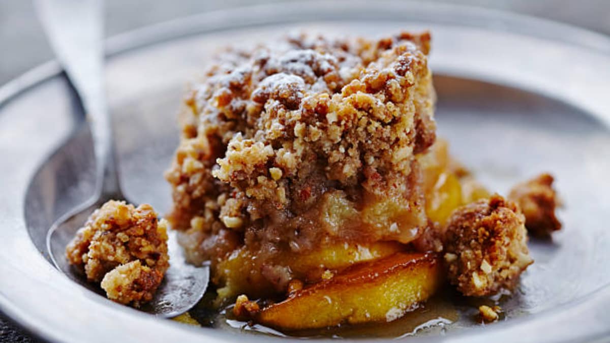 Prepare Vegan Apple Crumble In Just 30 Minutes