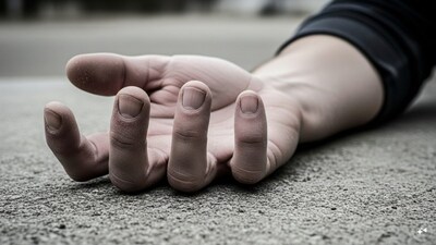 Venkata Ratnam was killed in Hyderabad in a public attack linked to a 26-year-old vendetta. Chandan Singh, seeking revenge for Sudesh Singh's death, surrendered with five others. (AI Image)