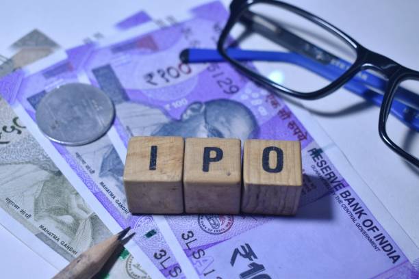 There are two main types of IPOs. In a fixed price issue, the company sets a predetermined price for its shares before the offering. In a book building issue, investors bid within a specified price range, and the final price is decided based on demand. Both methods aim to balance investor interest with the company’s capital requirements. There are two main types of IPOs. In a fixed price issue, the company sets a predetermined price for its shares before the offering. In a book building issue, investors bid within a specified price range, and the final price is decided based on demand. Both methods aim to balance investor interest with the company’s capital requirements.